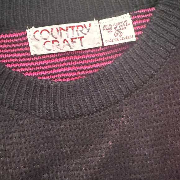 Vtg Black Sweater Vest shirt with Red Floral Design Sz Large - Picture 3 of 4